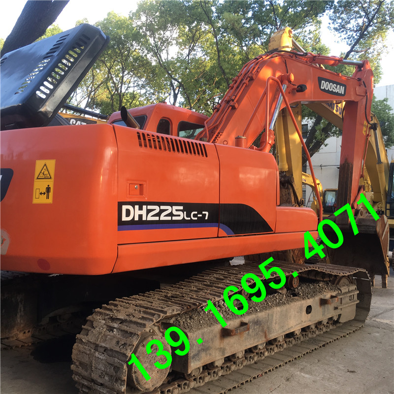 斗山225-7挖掘机