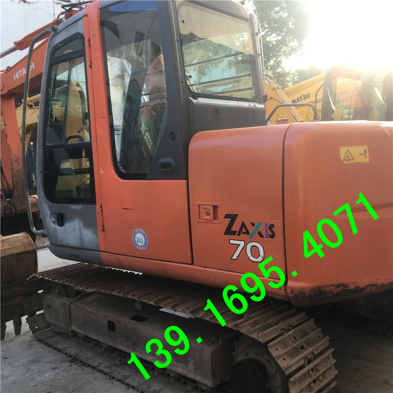 日立70挖掘机